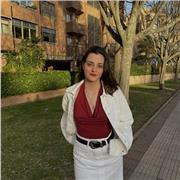 Doy clases de primaria, refuerzo de cualquier curso y materia. Chica de 18 años aplicada y con residencia en Alcobendas, Madrid